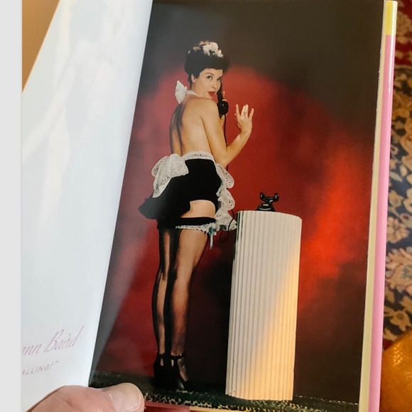 MINI HARDCOVER BOOK BERNARD OF HOLLYWOOD BRUNETTES VINTAGE PIN-UPS PHOTOS - Picture 3 of 6